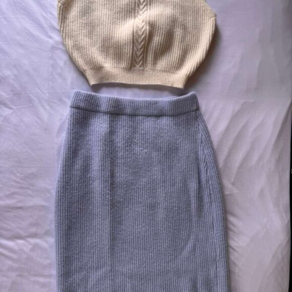 Winter Sleeveless Vest Paired with a Hight Waisted Slip Bodycon Skirt a Vintage - Picture 2 of 7